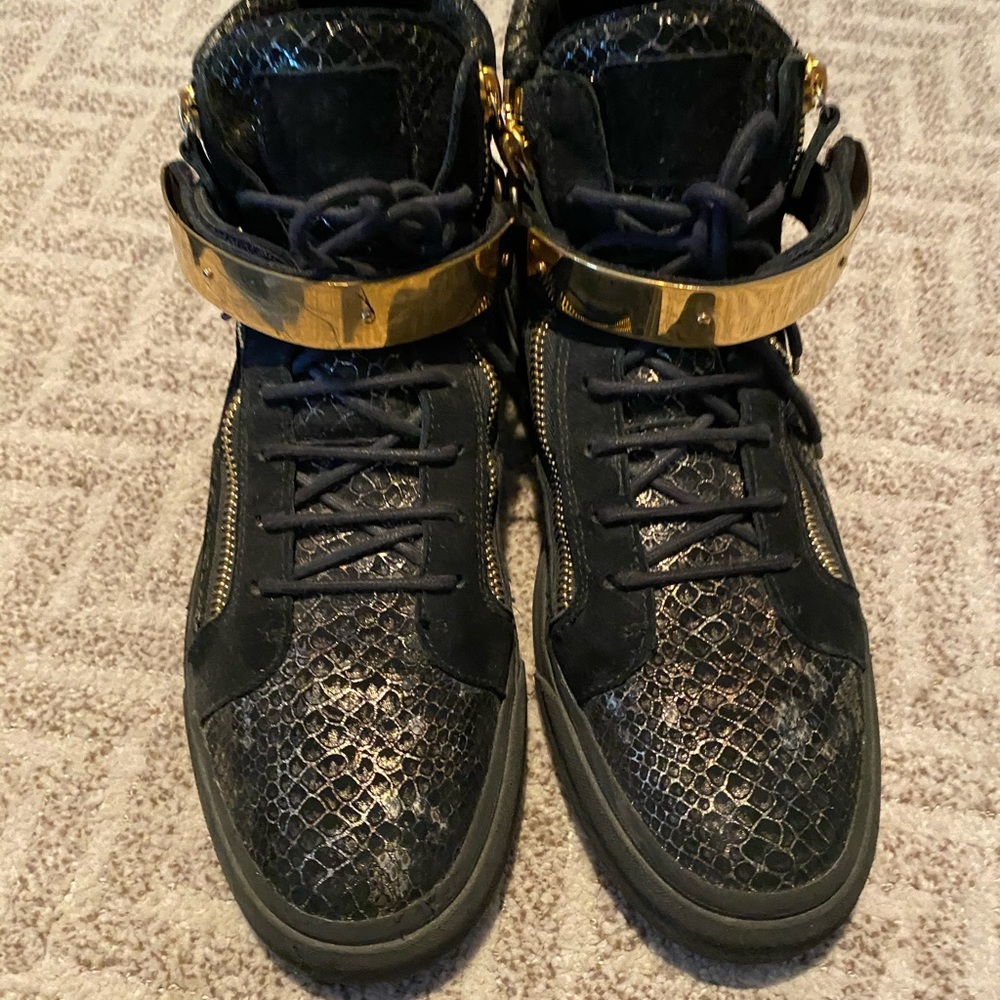 Stylish sneakers!
